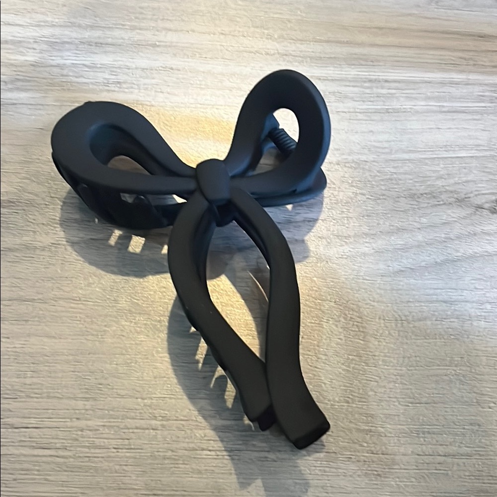 Elegant Black Hair Clip NEW